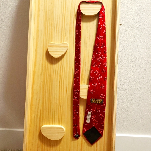 NEBRASKA MERGE LEFT RED WHITE BLACK "N" LOGO REPEAT SILK NECKTIE TIE Made In USA - Picture 5 of 11